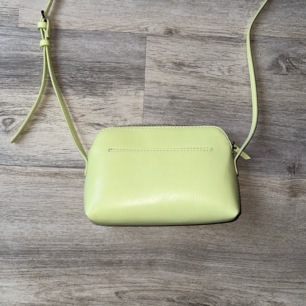 Universal thread | lime green crossbody bag with zipper